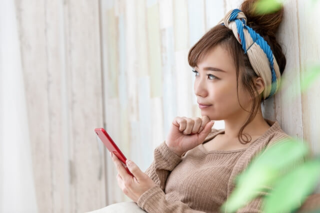 前向きな気持ちで復縁を目指して自分磨きをする女性